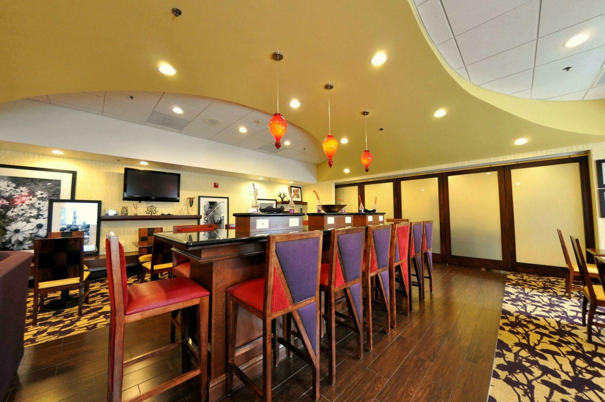 แฮมป์ตัน อินน์ ริชมอนด์-แอร์พอร์ต แซนด์สตัน ร้านอาหาร รูปภาพ